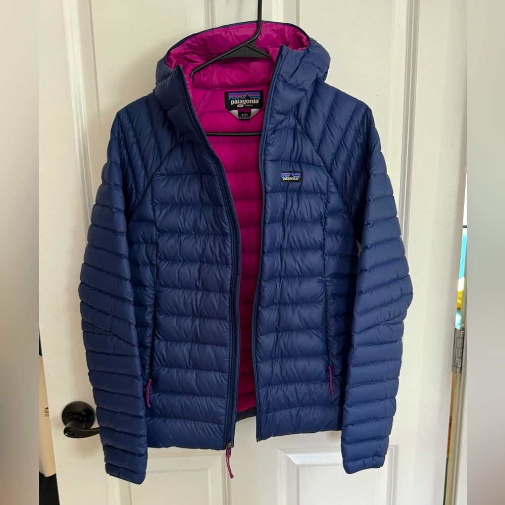 Patagonia down sweater hoody size S